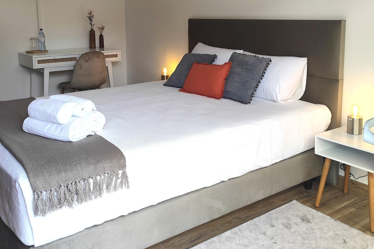 Kamar Double Superior | Brankas, meja kerja, dan Wi-Fi gratis
