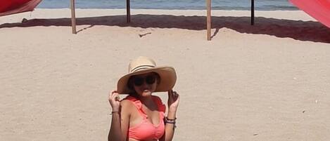 ใกล้ชายหาด, ทรายสีขาว, บาร์ริมหาด