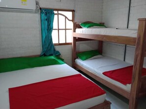 Baita familiare, 2 camere da letto, vista canale | 2 camere, Wi-Fi gratuito, lenzuola