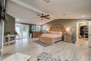 4 bedrooms, desk, iron/ironing board, travel crib