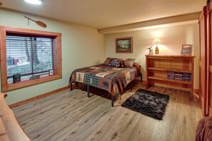 4 Schlafzimmer, Reisekinderbett, Internetzugang, Bettwäsche