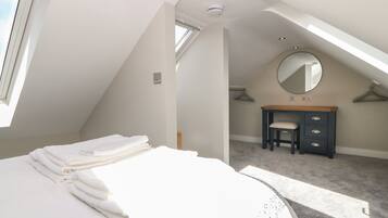 1 bedroom, individually decorated, individually furnished, free WiFi