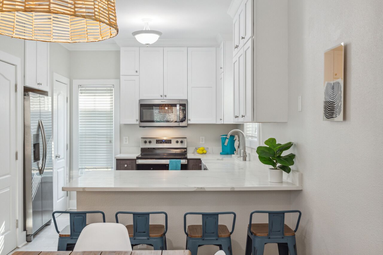 Micro-ondes, four, plaque de cuisson, lave-vaisselle