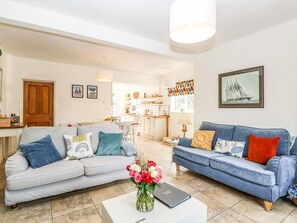 Living area - 8 Melinda Cottage (Cromer)