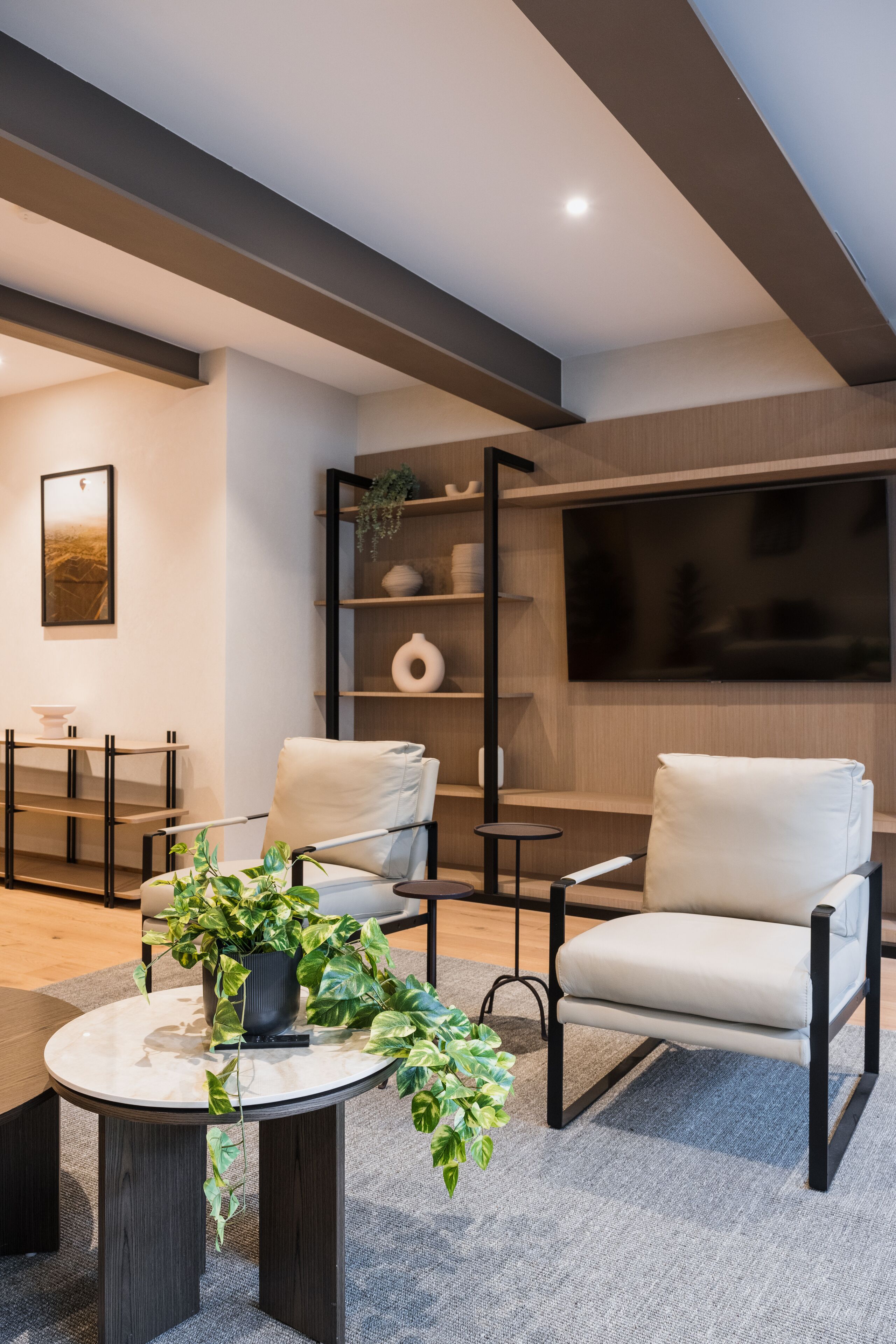 Deluxe Apartment (Ajolote) | Living area | 60-inch Smart TV with digital channels, TV, Netflix