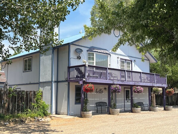 المنشأة من الخارج