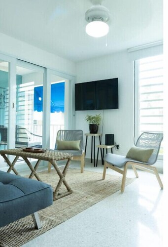 Beachfront Family Stay · Courtyard View · AC All Rooms · Remodeled