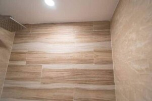 公寓 | 1 多间卧室、高速上网