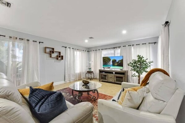 Villa | 3 bedrooms, Internet