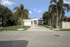 Villa | 5 habitaciones y internet 