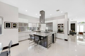 Villa | 5 bedrooms, Internet - Miami Luxury Escape in Miami (Miami)