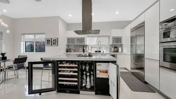 5 bedrooms, Internet