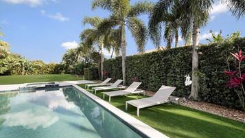 Villa | 5 bedrooms, Internet