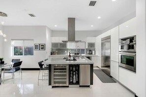 Villa | 5 bedrooms, Internet - Miami Luxury Escape in Miami (Miami)