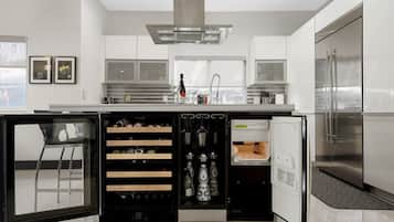 Villa | 5 bedrooms, Internet