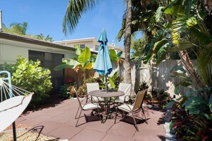 Apartment | 2 bedrooms, Internet - Beach Unit 2 in Palm Beach Shores (Singer Island)