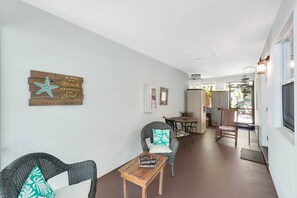 Apartment | 2 bedrooms, Internet - Beach Unit 2 in Palm Beach Shores (Singer Island)