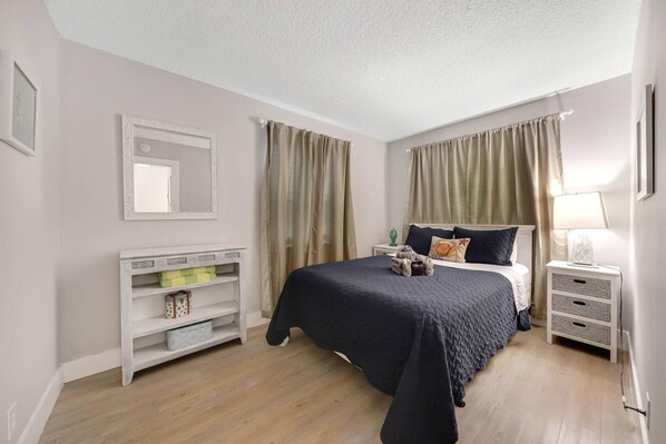 Apartment | 2 bedrooms, Internet - Beach Unit 2 in Palm Beach Shores (Singer Island)