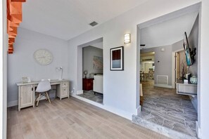 Villa | 2 bedrooms, Internet - OP Cabana in Oakland Park (Oakland Park)