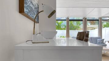 2 bedrooms, Internet