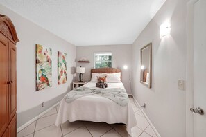Apartment | 2 bedrooms, Internet - Beach Unit 3 in Palm Beach Shores (Singer Island)
