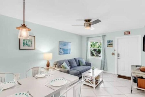 Beach Unit 3 in Palm Beach Shores