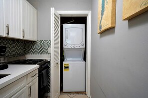 Apartment | 2 bedrooms, Internet - Beach Unit 3 in Palm Beach Shores (Singer Island)