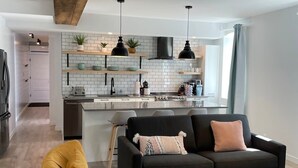 TV, fireplace - Condo  ascenceur 871-204 (Bromont)