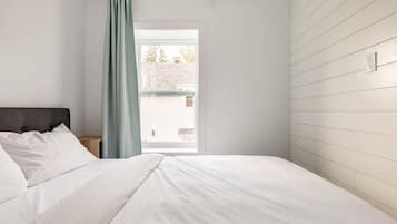 3 chambres, fer et planche à repasser, lit de bébé portatif, Wi-Fi