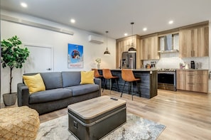TV, fireplace - Most beautiful condo 101 in Bromont Vieux (Bromont)
