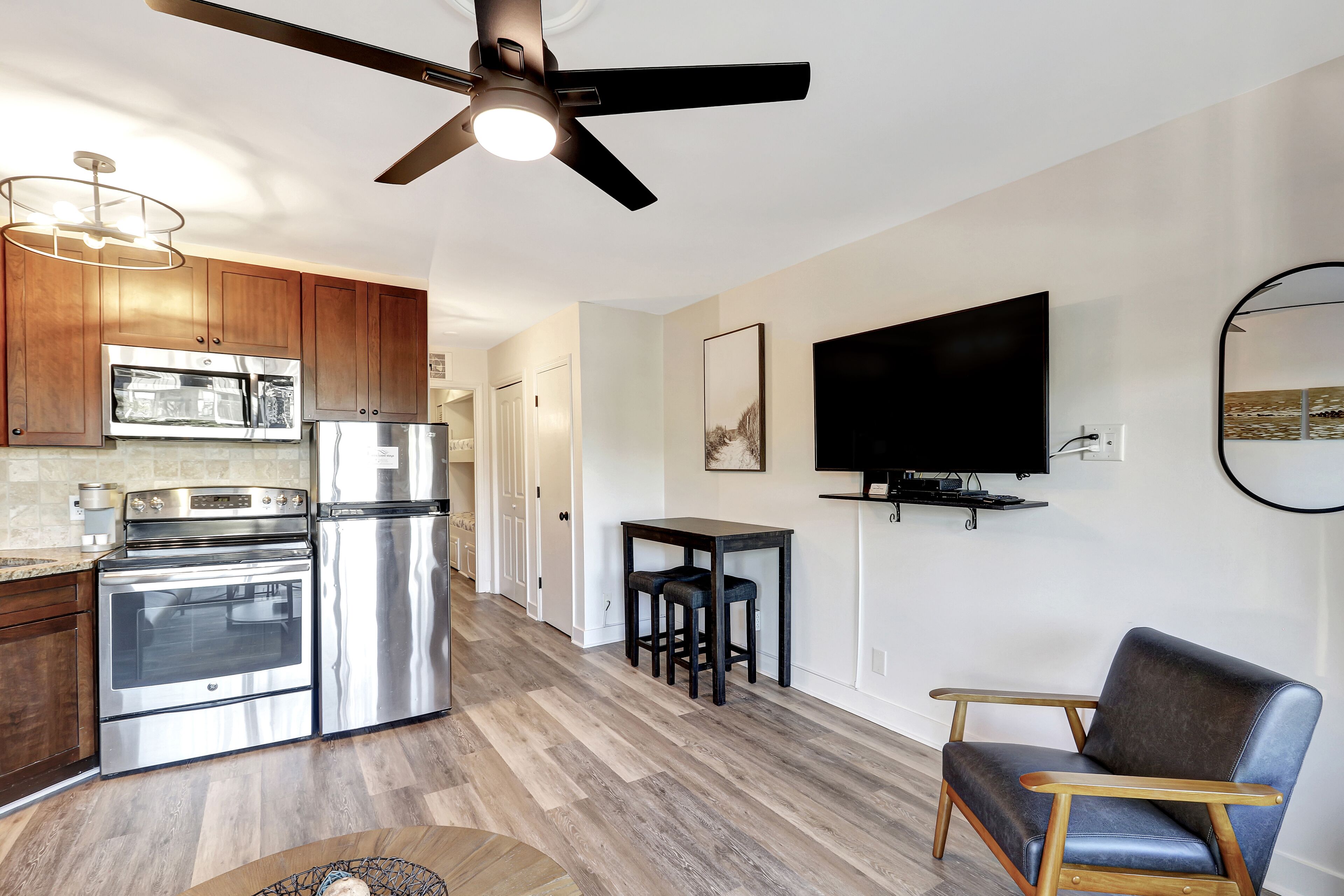 Ocean Views with Private Balcony! Fully Renovated. Steps to the Beach!