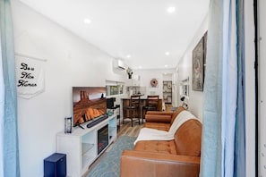 Villa | 1 bedroom, Internet - Oasis Container Home (Davie)