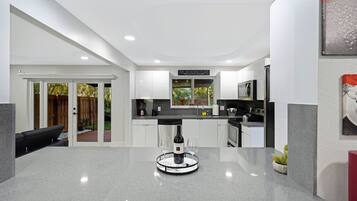 Villa | 3 bedrooms, Internet