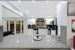 Villa | 3 bedrooms, Internet