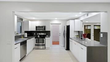 Villa | 3 bedrooms, Internet