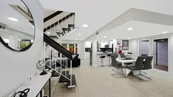 3 bedrooms, Internet