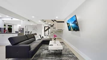 Villa | 3 bedrooms, Internet