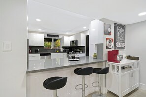 Villa | 3 bedrooms, Internet