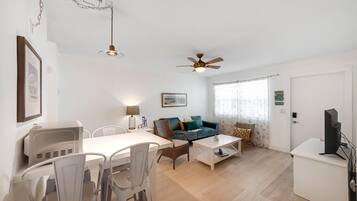 Apartment | 2 bedrooms, Internet