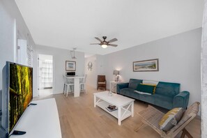 Apartment | 2 bedrooms, Internet - Beach Unit 1 in Palm Beach Shores (Singer Island)