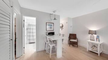 Apartment | 2 bedrooms, Internet