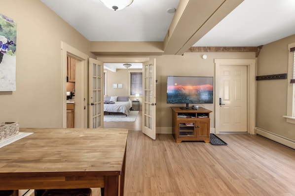 1 makuuhuone, silitysrauta/-lauta, ilmainen Wi-Fi, vuodevaatteet