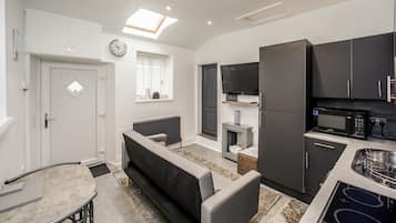 Cottage, Accessible, Ensuite (Free parking ) | Lounge