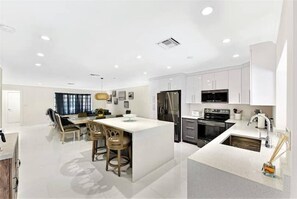 Villa | 3 bedrooms, Internet