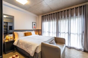 1 Schlafzimmer, Schreibtisch, Bügeleisen/Bügelbrett, Reisekinderbett