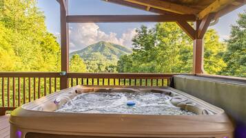 Tina de hidromasaje al aire libre