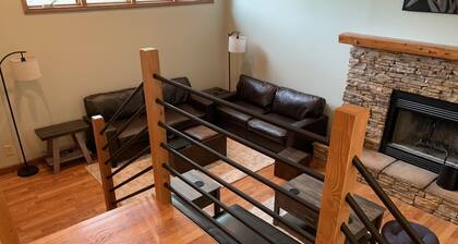 "Adventure's Rest - Hot Tub, Wine Trail - Fire Pit - Grill, Secluded & Relaxing