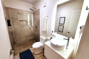 Shower, towels, soap, shampoo - Gorgeous design- 1Bed- Swimup pool - Tulum Aldea Zama-109 (TULUM -)