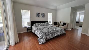 4 bedrooms, iron/ironing board, WiFi, bed sheets