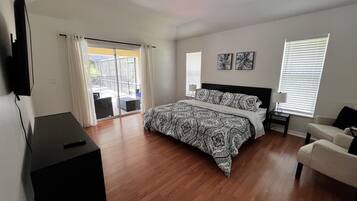 4 habitaciones, tabla de planchar con plancha, wifi y ropa de cama